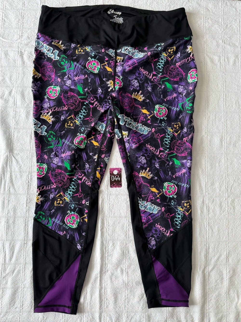 Disney Torrid Black workout leggings with Disney Villains Graphic Print